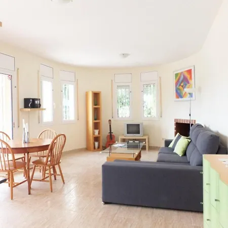Mila With Air-conditioning & Private Swimming Pool