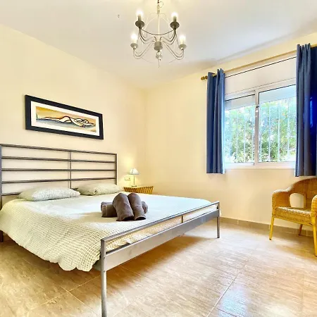 Mila With Air-conditioning & Private Swimming Pool
